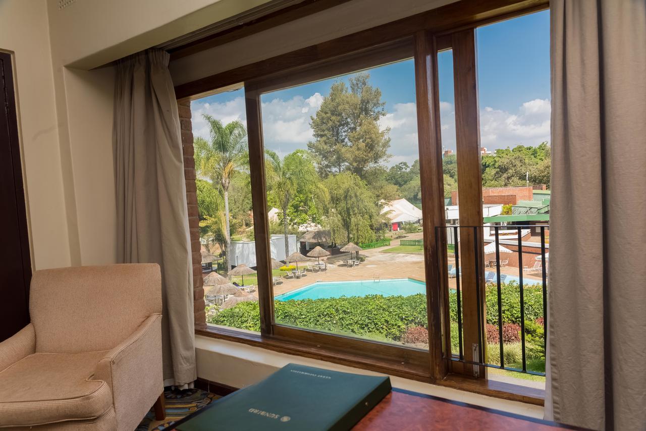 Hotel Sunbird Capital Lilongwe Exterior foto