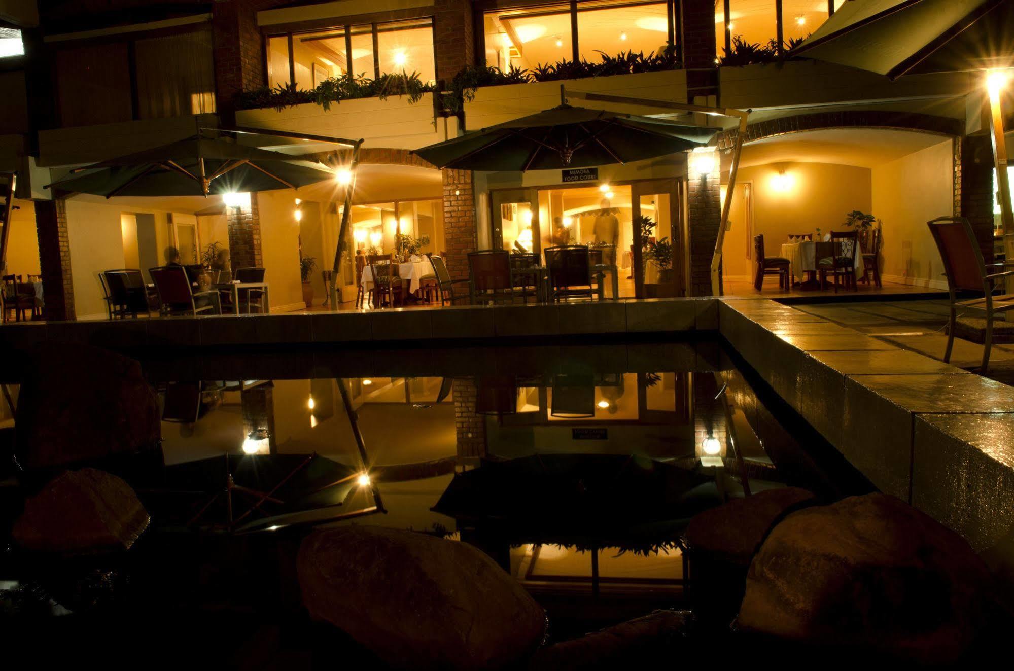 Hotel Sunbird Capital Lilongwe Exterior foto